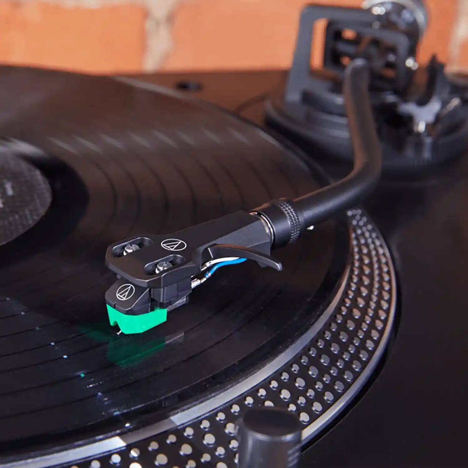 LP120xUSB BK